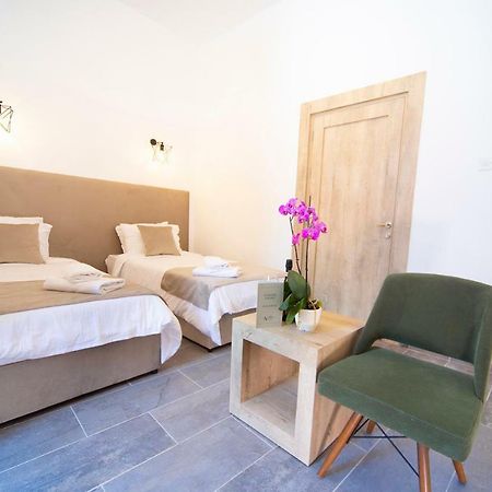 Avenue Hotel كيرينيا المظهر الخارجي الصورة