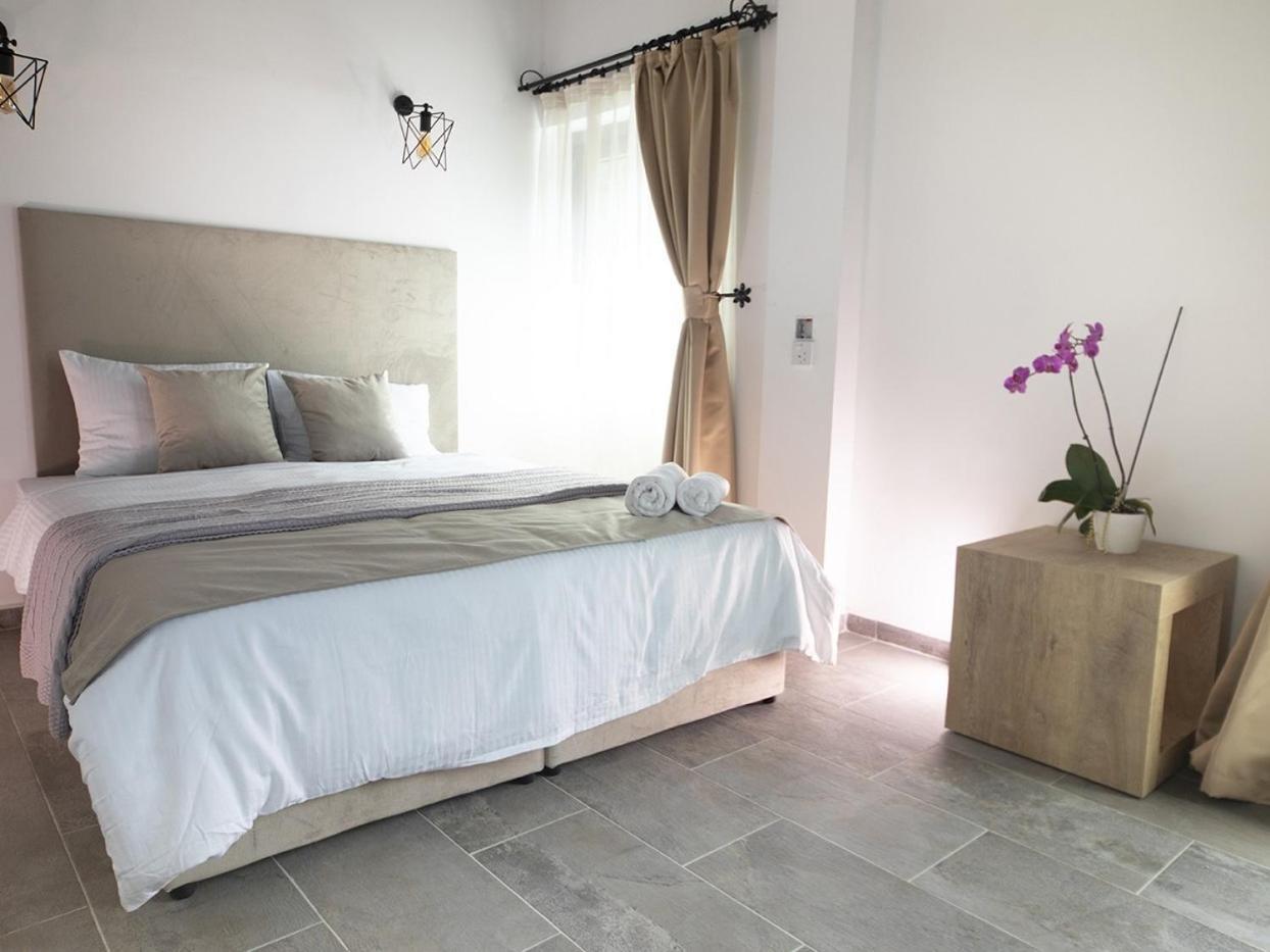 Avenue Hotel كيرينيا الغرفة الصورة