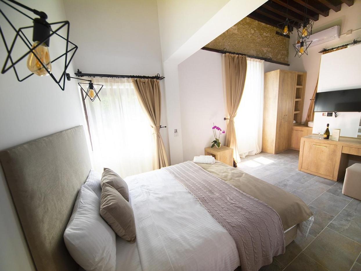 Avenue Hotel كيرينيا الغرفة الصورة